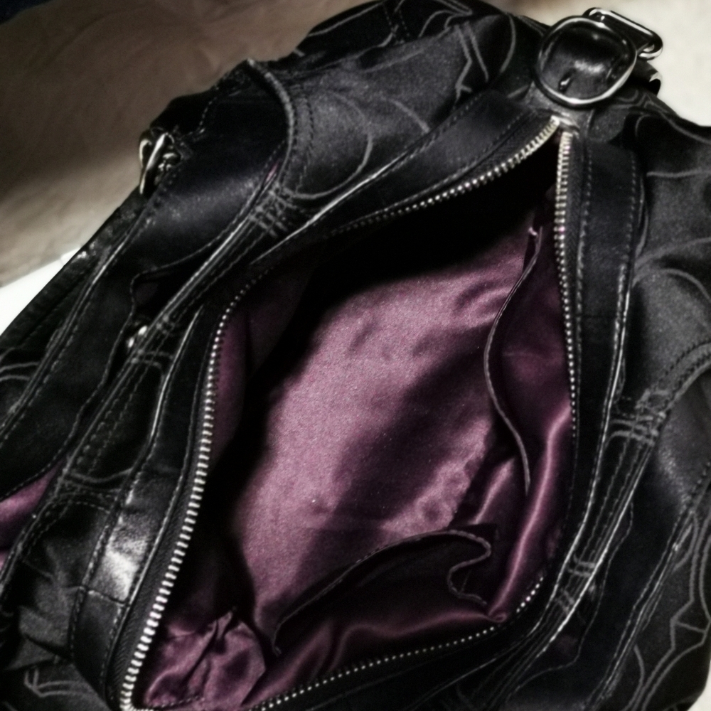 Purse - Picture 2 of 8